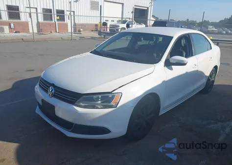 2014 Volkswagen Jetta 1.8T Se z USA, uszkodzony, nr VIN 3VWD17AJ3EM222192